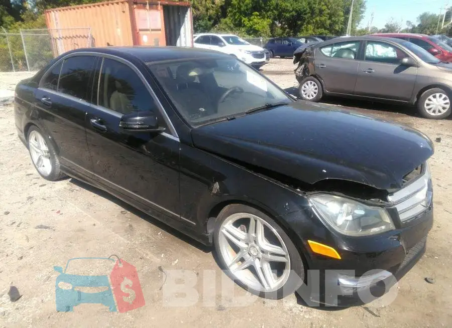 WDDGF4HB1DR289939 Photo# 1