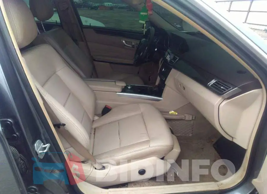 WDDHF5KB2GB241575 Photo# 5