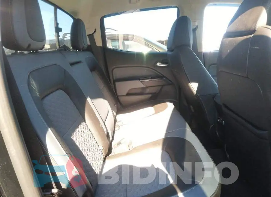 1GCGSDEN8N1242976 Photo# 8