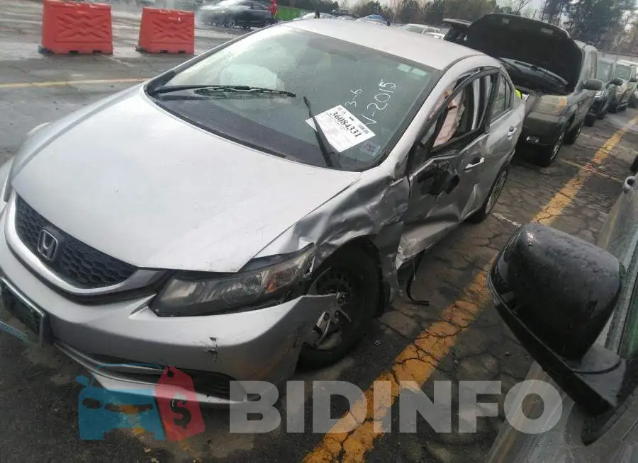19XFB2F52FE102015 Photo# 2