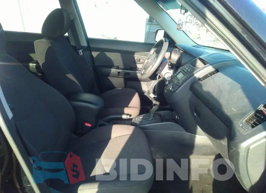 KNDJT2A57D7635182 Photo# 5