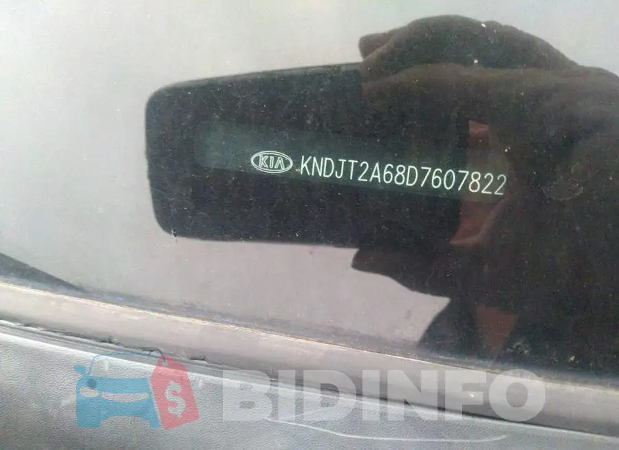 KNDJT2A68D7607822 Photo# 9