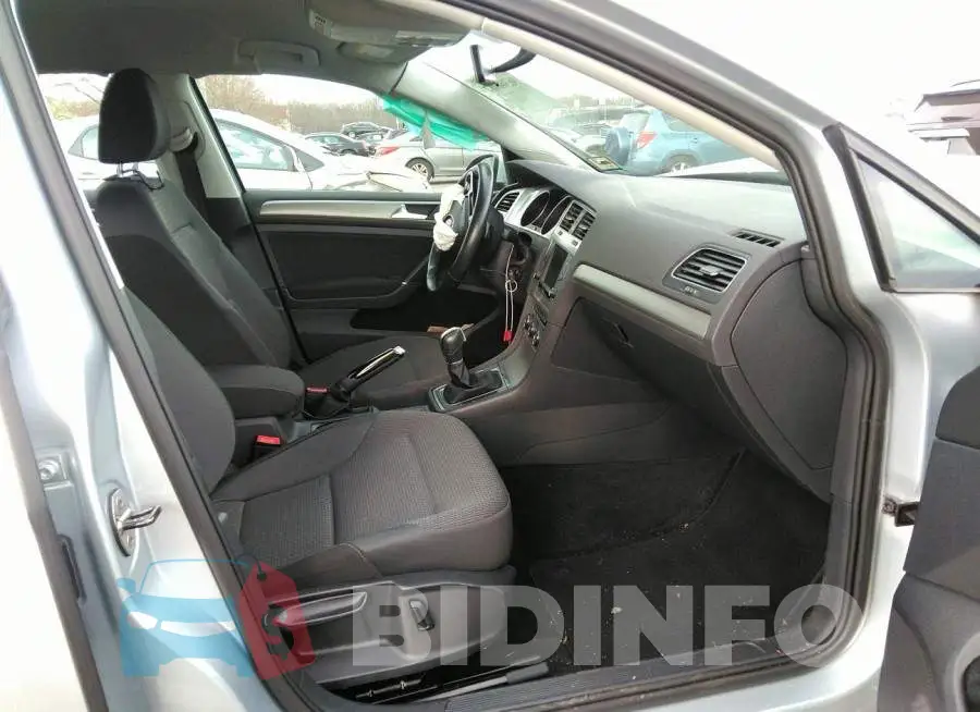 3VW017AU4HM511577 Photo# 5