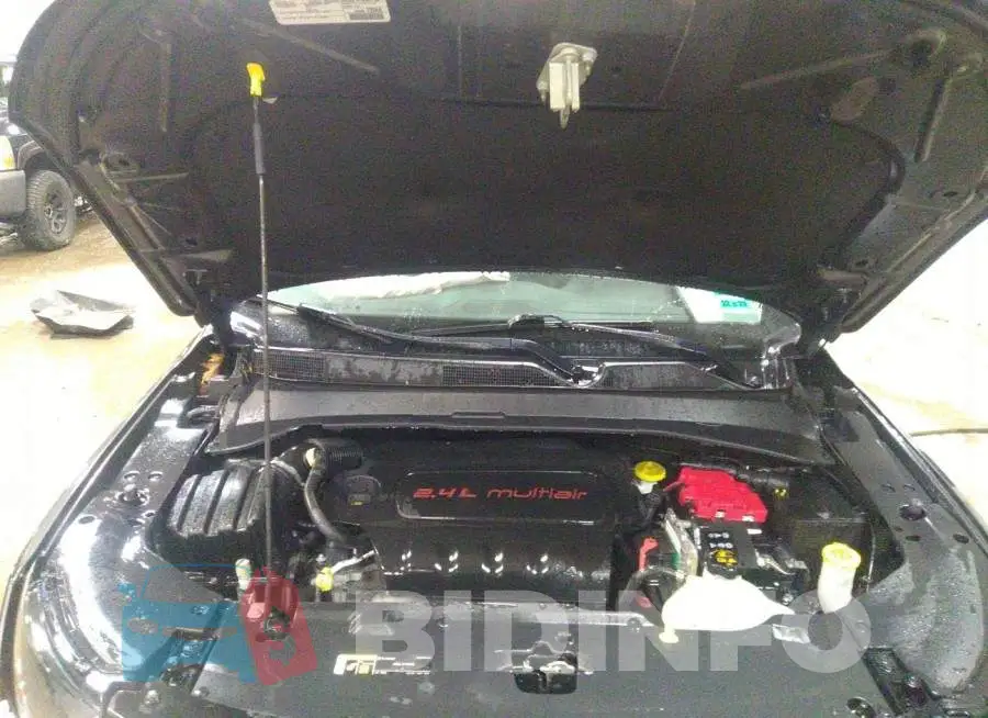 3C4NJDCB8KT753546 Photo# 10