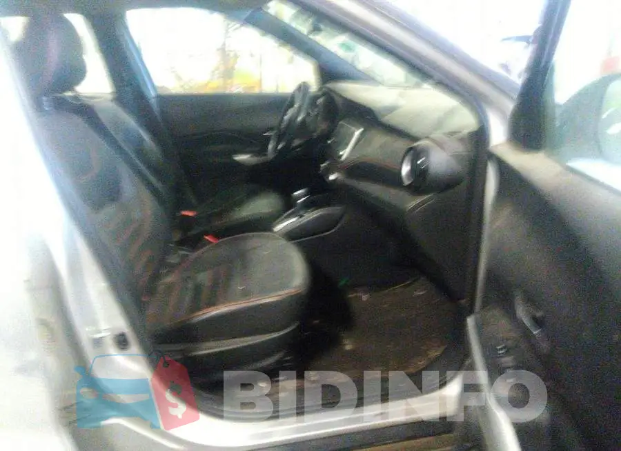 3N1CP5CU5JL520139 Photo# 5