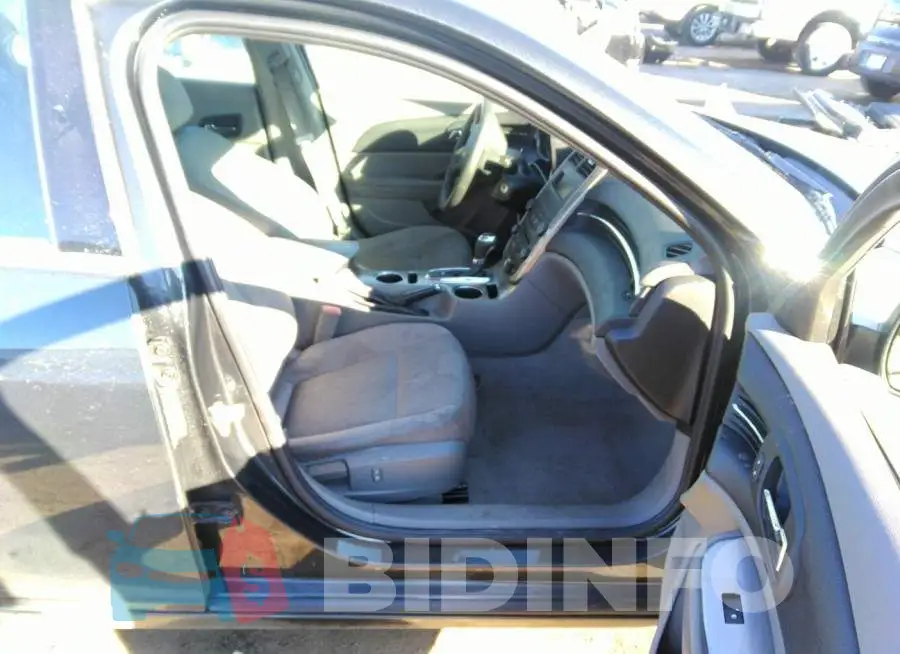 1G11B5SL6FF175158 Photo# 5