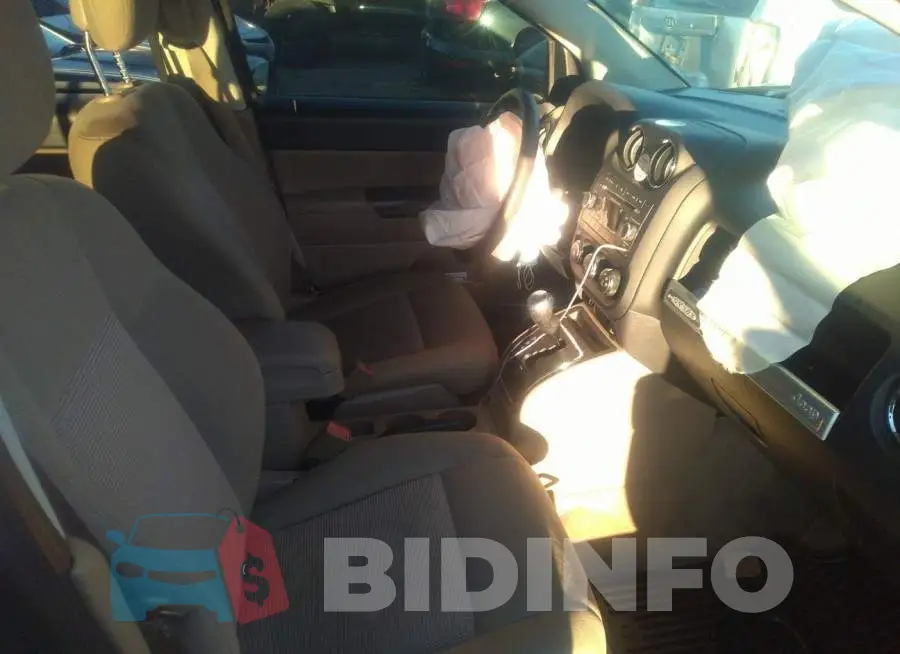 1C4NJCBB5FD139321 Photo# 5