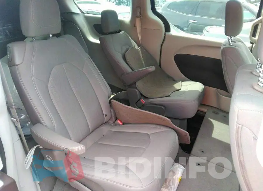 2C4RC1CGXMR542022 Photo# 8