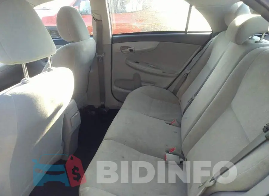 2T1BU4EE8DC959571 Photo# 8