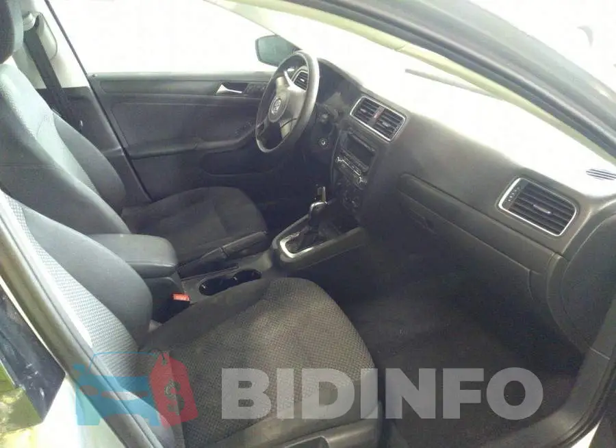 3VW2K7AJ2DM275596 Photo# 5