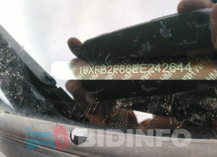 19XFB2F88EE242644 Photo# 9