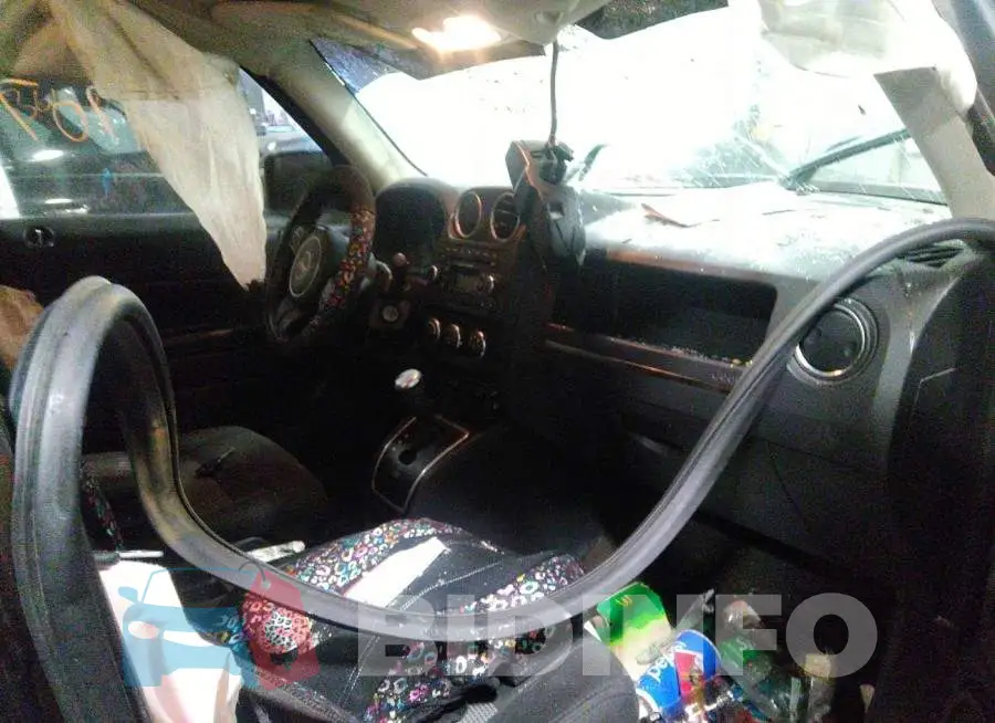 1C4NJPFB5HD182187 Photo# 5