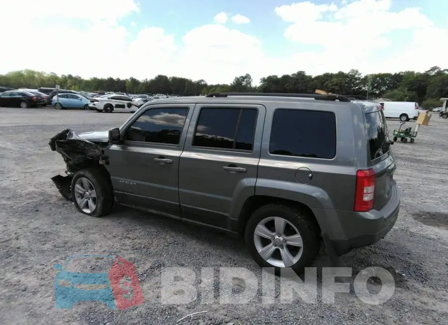 1C4NJPFB8DD213278 Photo# 3