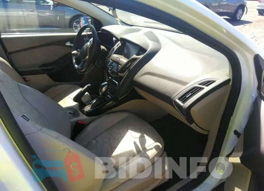 1FADP3R48EL294313 Photo# 5
