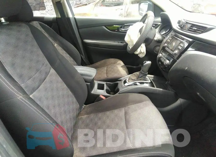JN1BJ1CRXHW101645 Photo# 5