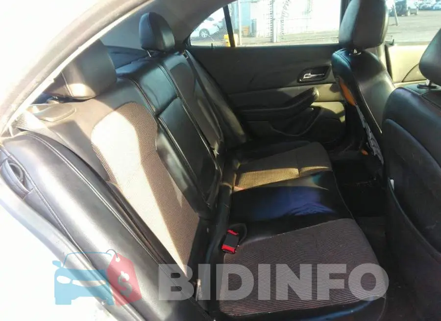 1G11E5SAXDF326716 Photo# 8