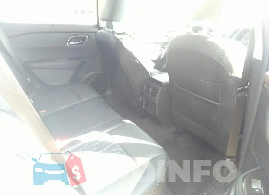 JN8BT3DD1PW303413 Photo# 8