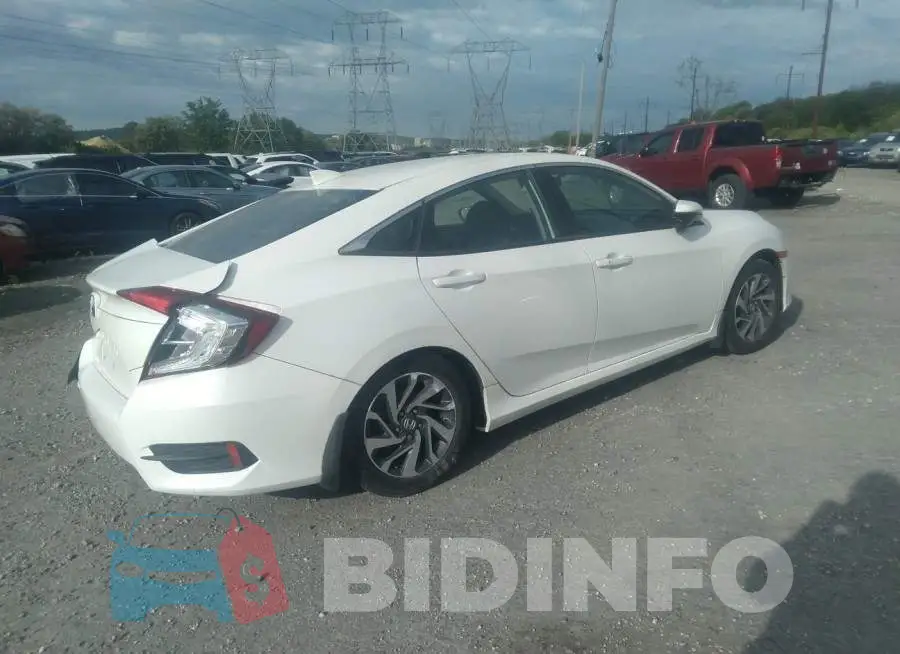19XFC2F79JE209084 Photo# 4