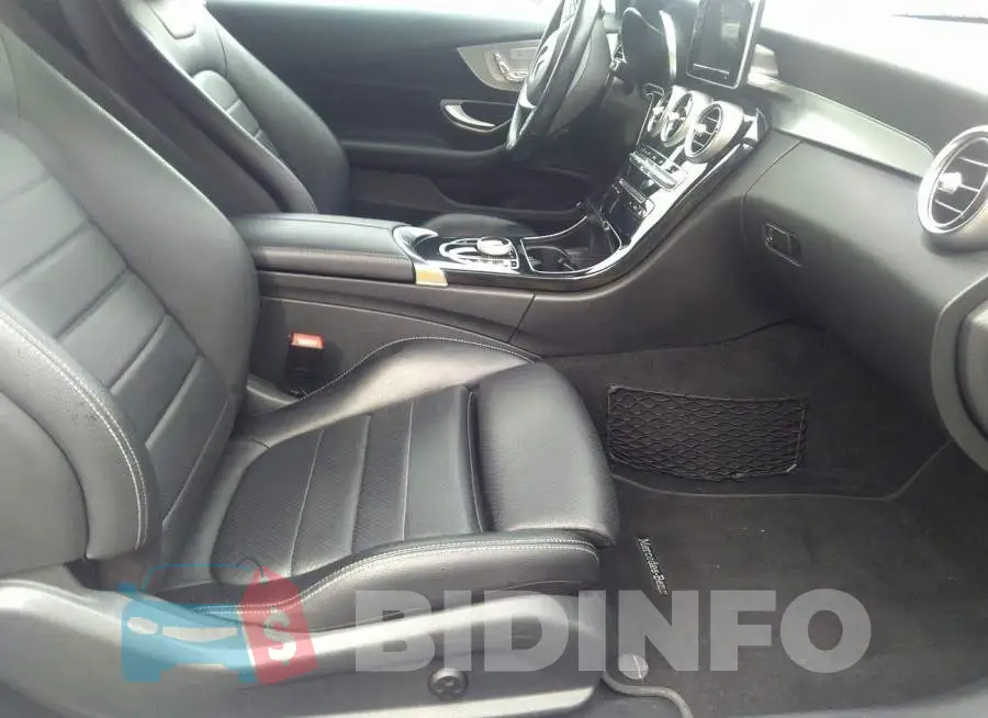 WDDWJ4JB5HF550663 Photo# 5