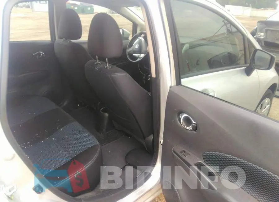 3N1CE2CP5JL362139 Photo# 8