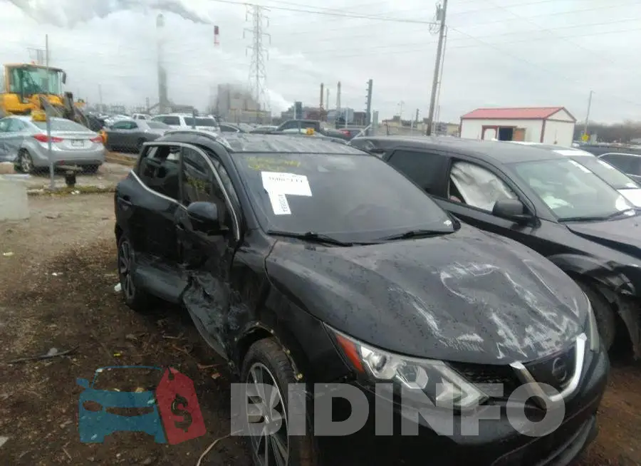 JN1BJ1CR7HW109055 Photo# 6