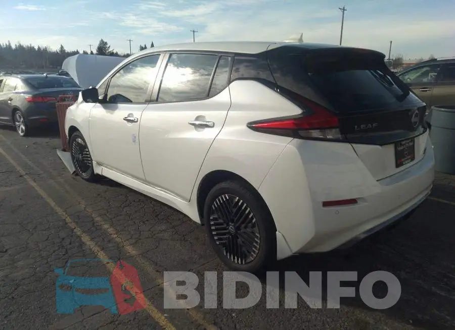 1N4CZ1CV8PC552604 Photo# 3