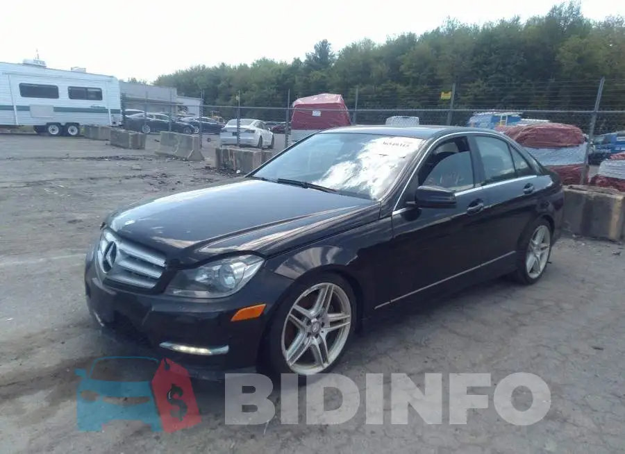 WDDGF8AB1DR270566 Photo# 2