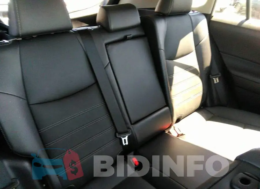 2T3C1RFV9NW221827 Photo# 8