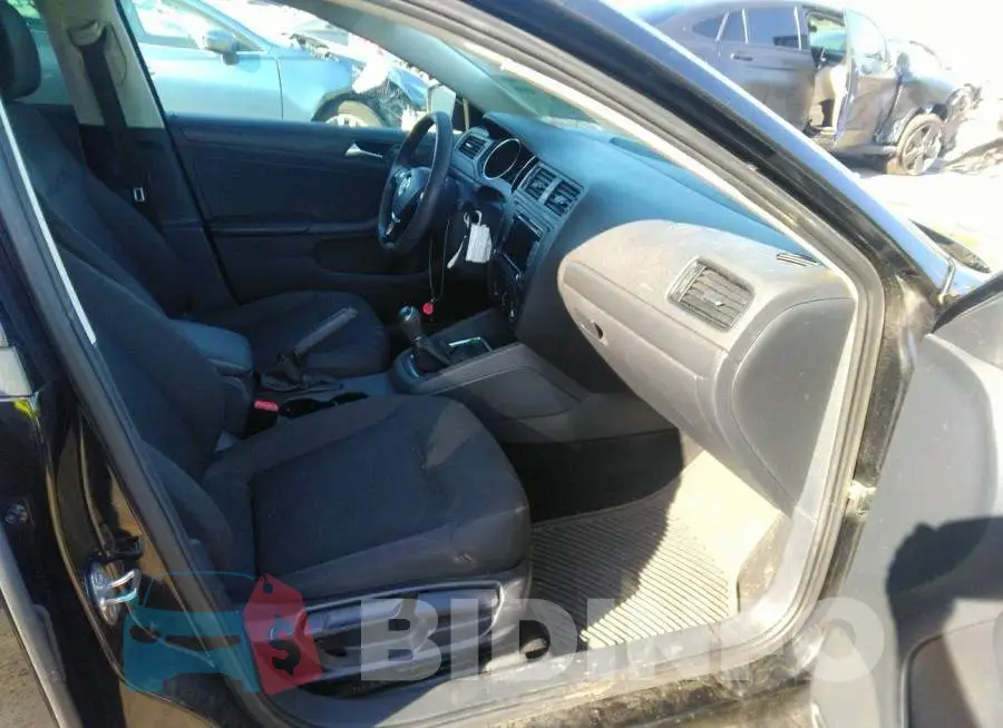 3VW1K7AJXFM340077 Photo# 5