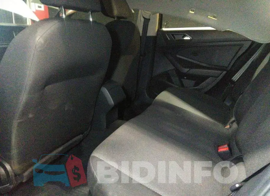 3VWC57BU6KM243719 Photo# 8