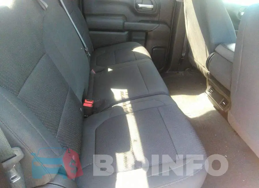 3GCPYBEK5MG378765 Photo# 8