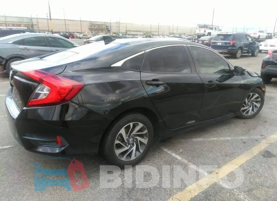 19XFC2F72HE209325 Photo# 4