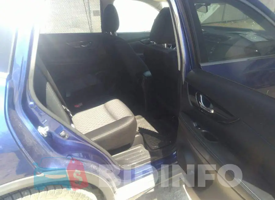 JN8AT2MVXHW025191 Photo# 8