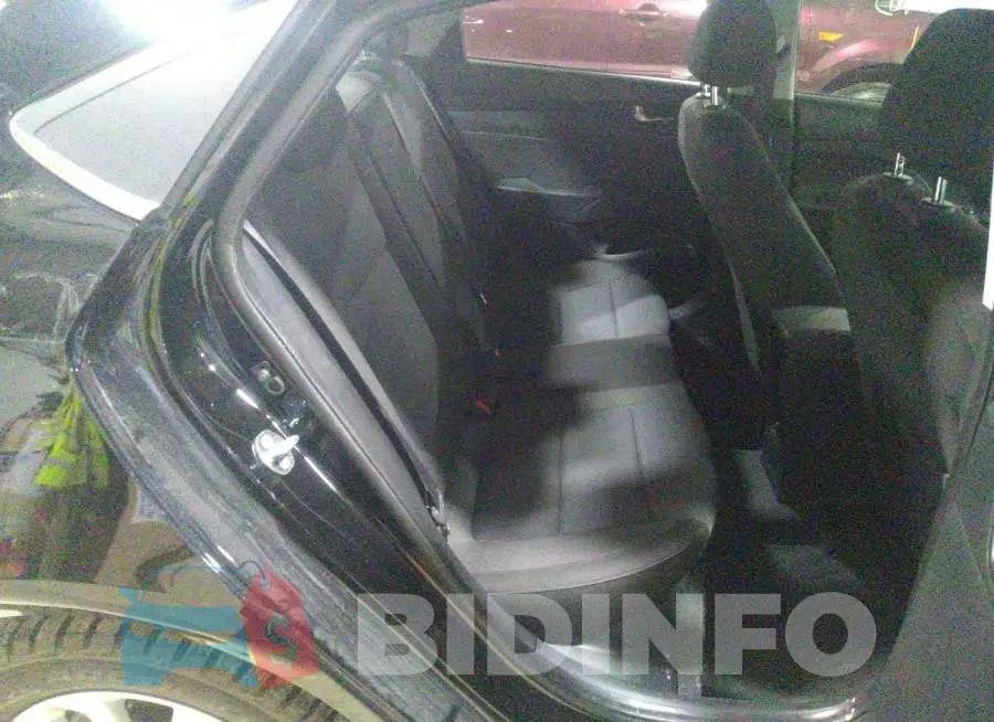 3KPC24A64NE172807 Photo# 8