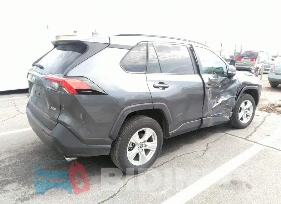 2T3W1RFV5MC136352 Photo# 4