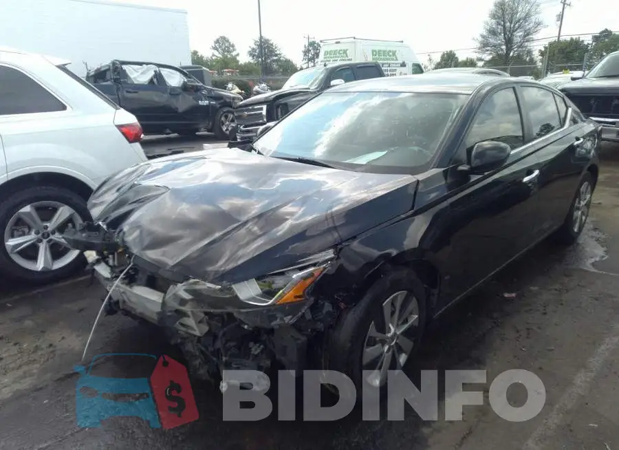 1N4BL4BV1LC158582 Photo# 2
