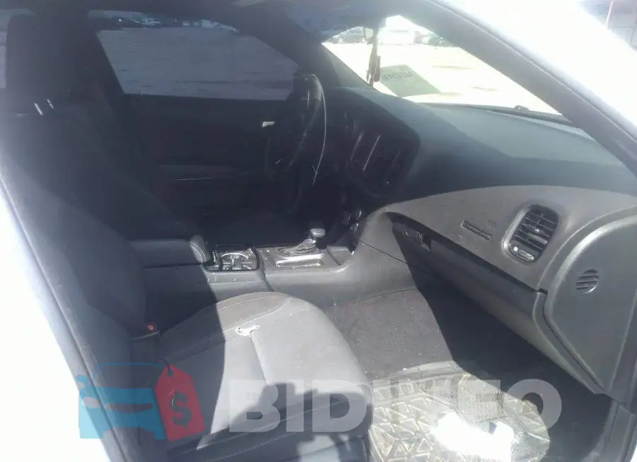 2C3CDXBG1KH692888 Photo# 5