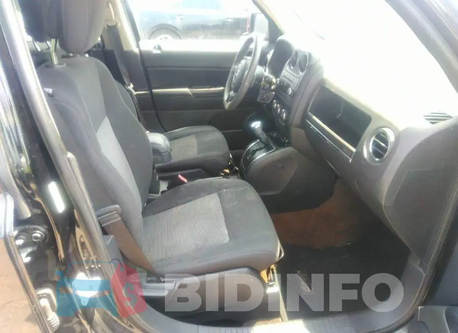 1C4NJPBAXED551733 Photo# 5