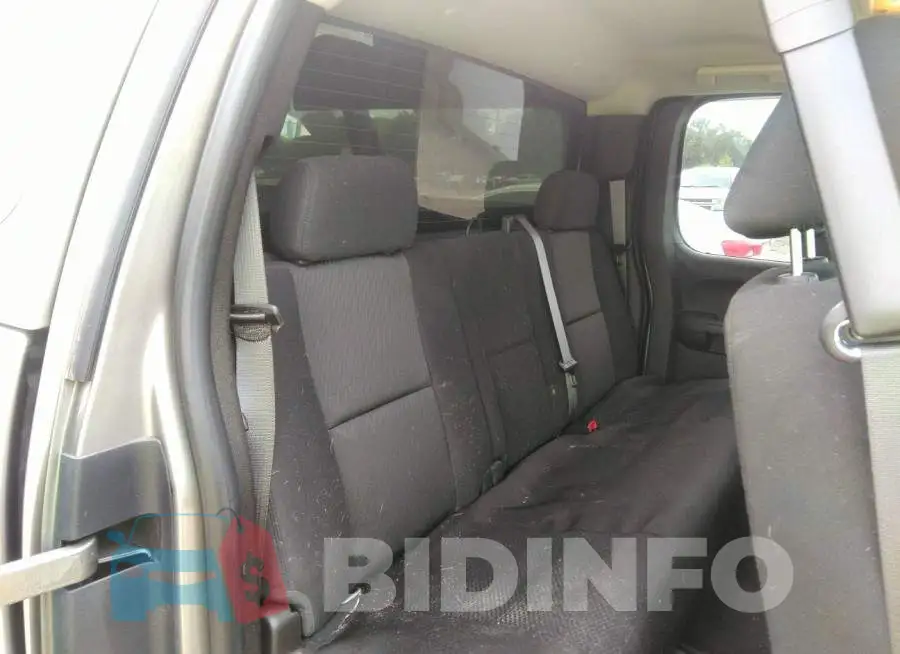 1GCRKSE72DZ262185 Photo# 8