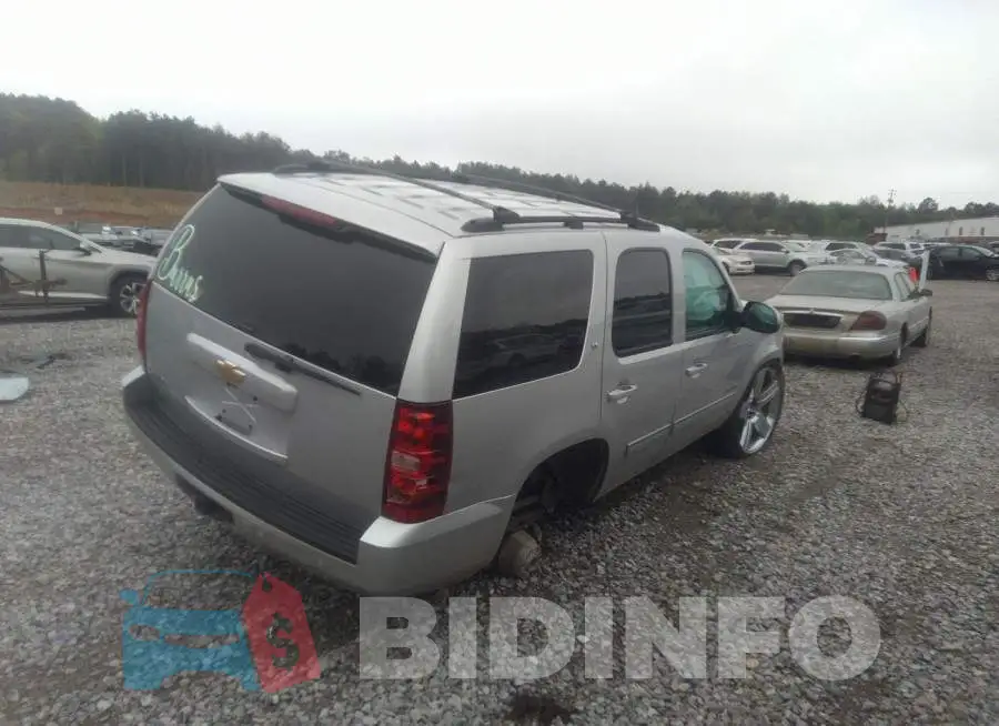 1GNSCBE03DR329675 Photo# 4