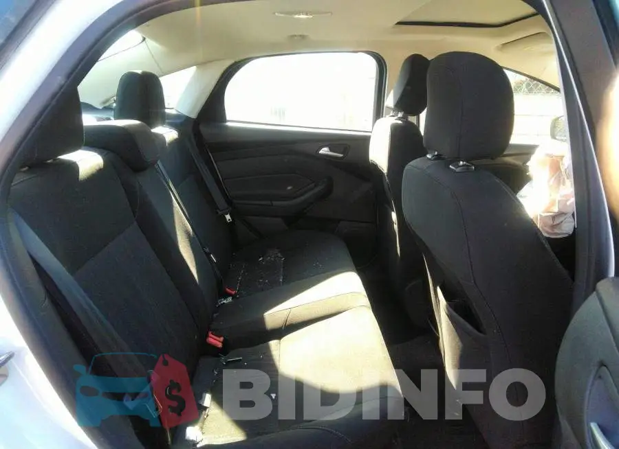 1FADP3F2XFL299503 Photo# 8