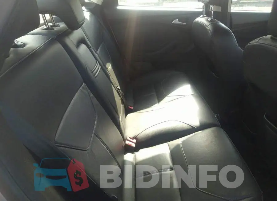 1FADP3F2XGL286266 Photo# 8