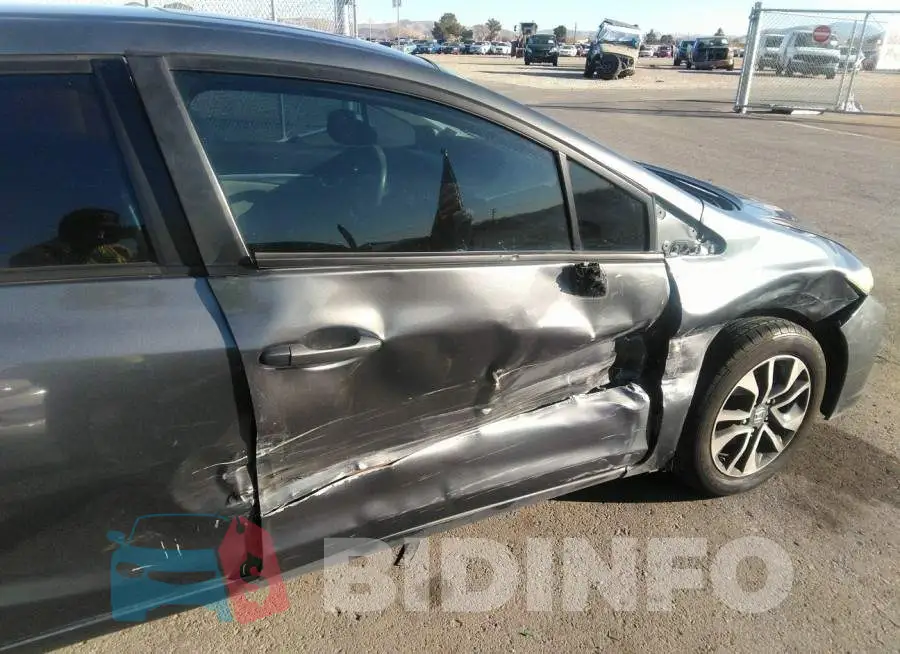 19XFB2F81DE041733 Photo# 6