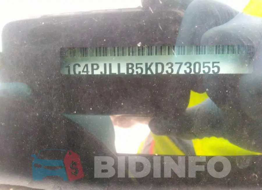 1C4PJLLB5KD373055 Photo# 9