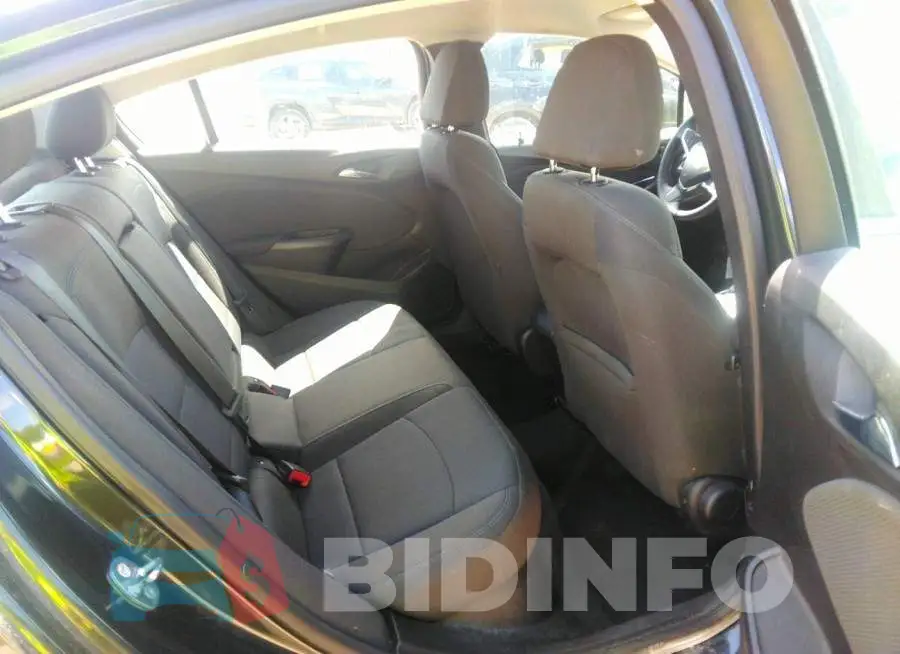 1G1BE5SM2J7165153 Photo# 8