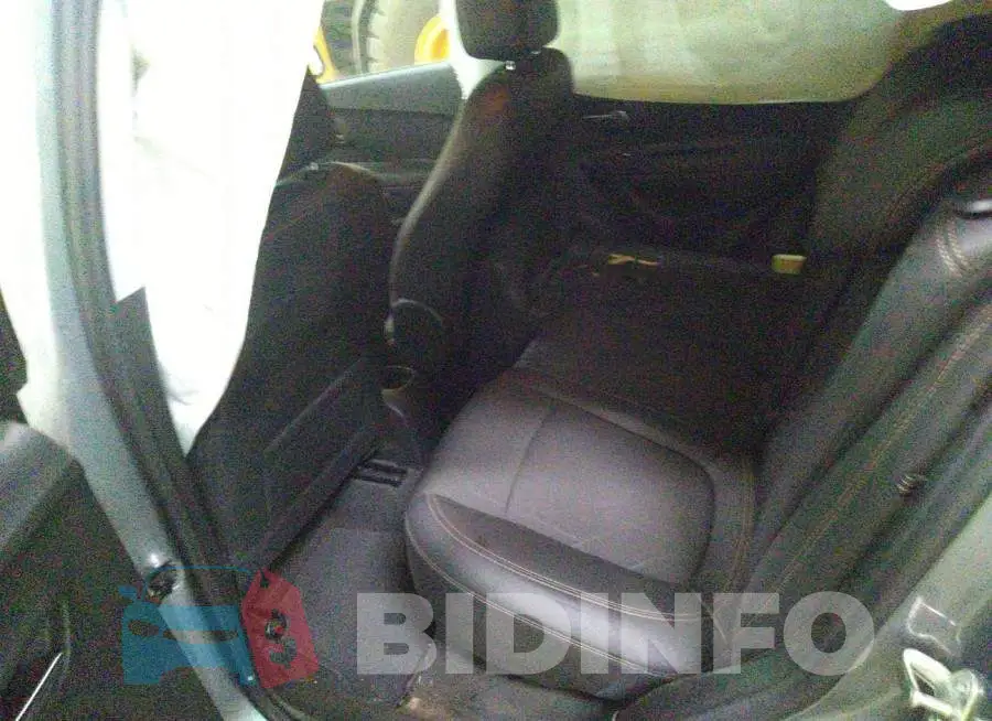 3GNCJPSB7LL156052 Photo# 8
