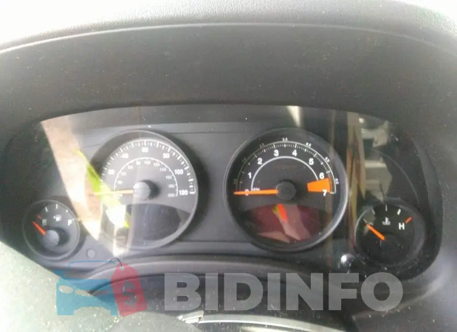 1C4NJPBB4GD699856 Photo# 7