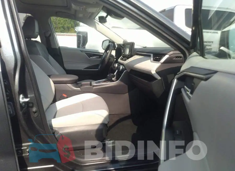 2T3C1RFV2MC121083 Photo# 5