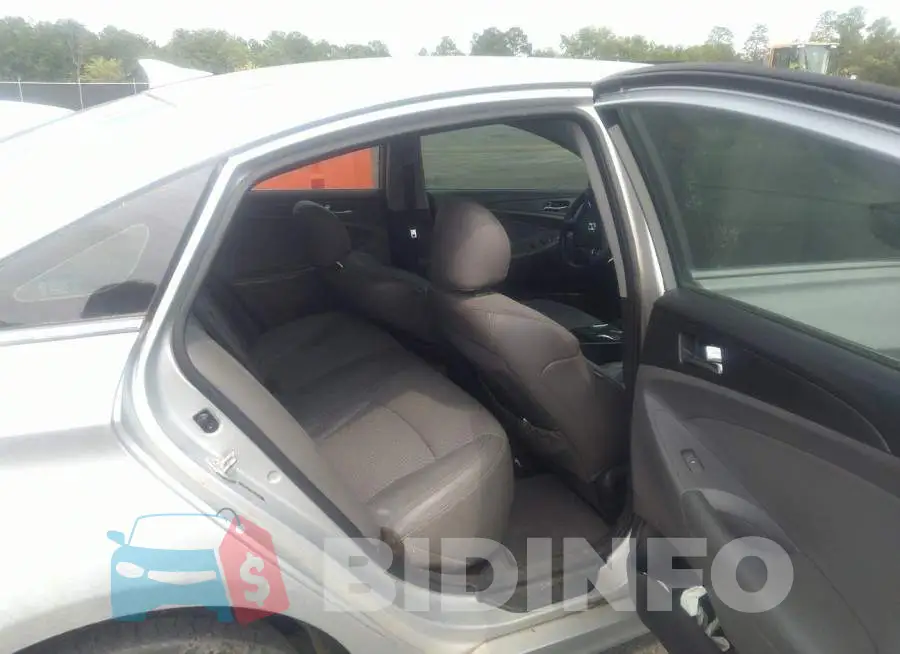 5NPEC4AC2DH768231 Photo# 8