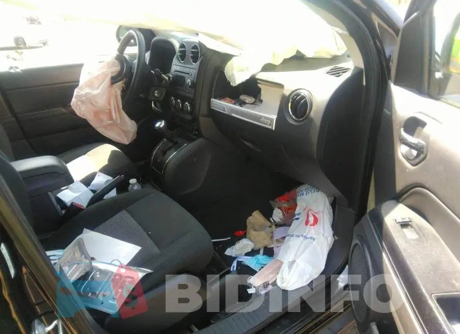 1C4NJCBAXED742884 Photo# 5